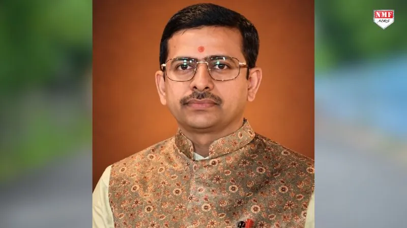 डॉ. रंगनाथ त्रिपाठी, वेद विभागाध्यक्ष, श्री गोरक्षनाथ संस्कृत विद्यापीठ स्नातकोत्तर महाविद्यालय, गोरखनाथ मंदिर, गोरखपुर