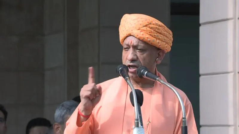स्वतंत्रता दिवस पर CM योगी की बड़ी अपील, कहा-देश अंतर्विरोधों-षड्यंत्रों के कारण हुआ था गुलाम, बांटने वाली ताकतों से रहना होगा सावधान