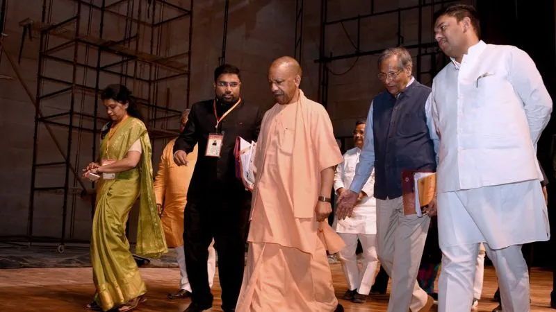 CM योगी ने की नई ‘यूथ पॉलिसी’ की घोषणा, जेन-जी और जेन-अल्फा को दी AI, साइबर, रोबोटिक्स सेक्टर सहित कई बड़ी सौगात