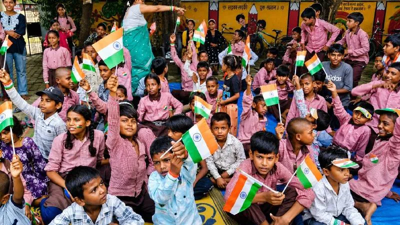 1.32 लाख से अधिक परिषदीय विद्यालयों और केजीबीवी में गूंजा, ‘भारत माता की जय’