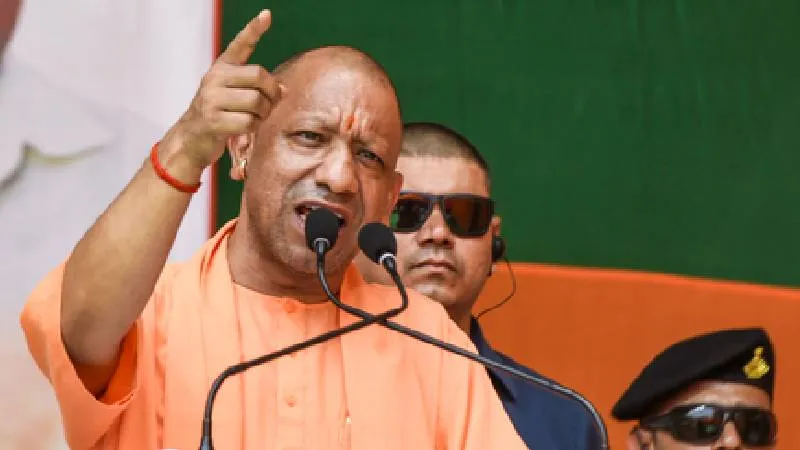 नोएडा के डूब क्षेत्र में 13 हजार अवैध बिजली कनेक्शन! CM योगी ने मांगा जवाब, मचा हड़कंप