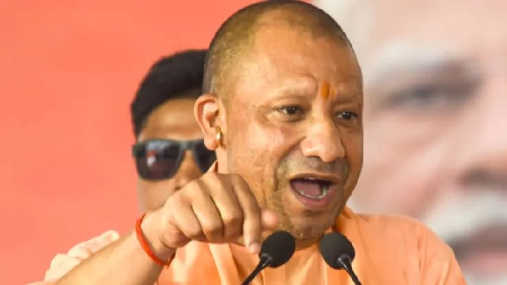 NCR में वायु प्रदूषण पर योगी सरकार सख्त, पराली से लेकर उद्योगों तक पर एक्शन के निर्देश