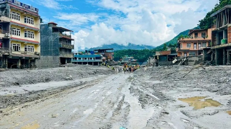 नेपाल में फिर बाढ़ का अलर्ट जारी... अब तक 675 शव बरामद, 2,498 लापता; भारत ने फिर भेजी राहत सामग्री की खेप