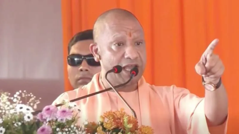 ‘एक दिन P का मतलब पाकिस्तान बताएंगे’, PDA पर CM योगी का सपा पर तीखा हमला