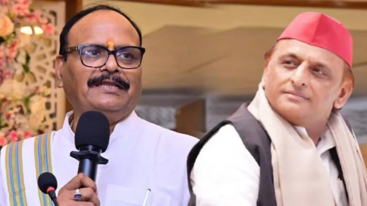 अखिलेश के ‘चवन्नी-अठन्नी’ बयान पर ब्रजेश पाठक का पलटवार, बोले-यह जयंत नहीं, किसानों और जाटों का अपमान है
