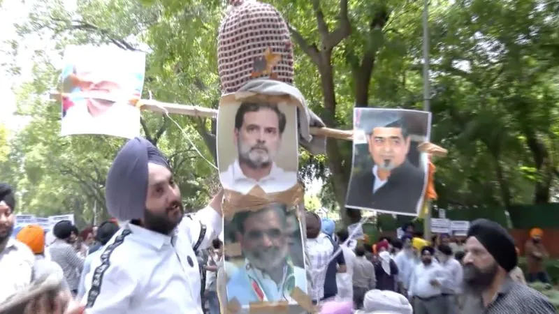 पुतला जलाया, नारेबाजी… सिख परिवारों का राहुल गांधी के खिलाफ प्रदर्शन, सज्जन कुमार को ‘हीरो’ कहने पर नाराजगी