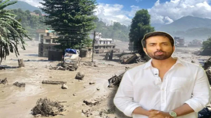 नेपाल में हुए भयंकर बाढ़ तबाही के बीच मसीहा बनकर आए सोनू सूद, कहा- 'तुम अकेले नहीं हो।'