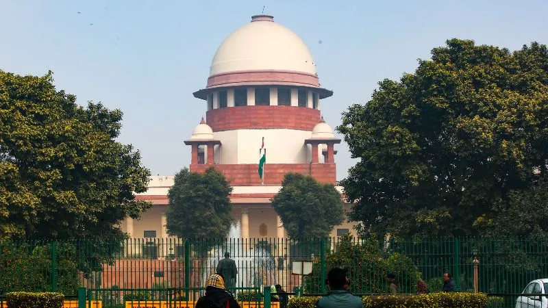 शादीशुदा बेटी को नहीं मिल सकती अनुकंपा नौकरी? सुप्रीम कोर्ट ने कर दिया क्लियर, सरकार की कौनसी नीति को बताया असवैंधानिक