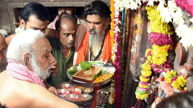 उज्जैन महाकाल परिसर के नागचंद्रेश्वर मंदिर में भगदड़, कई श्रद्धालु घायल, नागपंचमी पर जुटी थी भारी भीड़