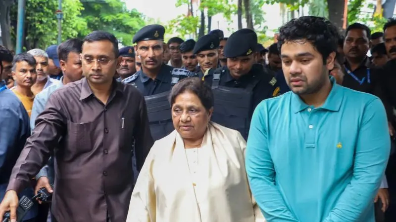 ‘भाई तो बहुत बने, सब छोड़कर चले गए लेकिन…’, BSP विधायक उमाशंकर सिंह के निधन पर भावुक हुईं मायावती, Video