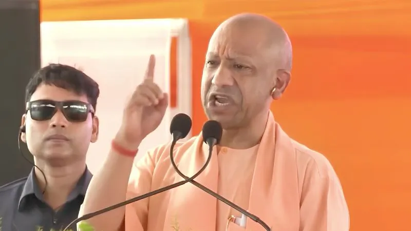 सीतापुर किशोरी की मौत मामलें में CM योगी का कड़ा एक्शन, 3 आरोपी हिरासत में; चौकी इंचार्ज निलंबित
