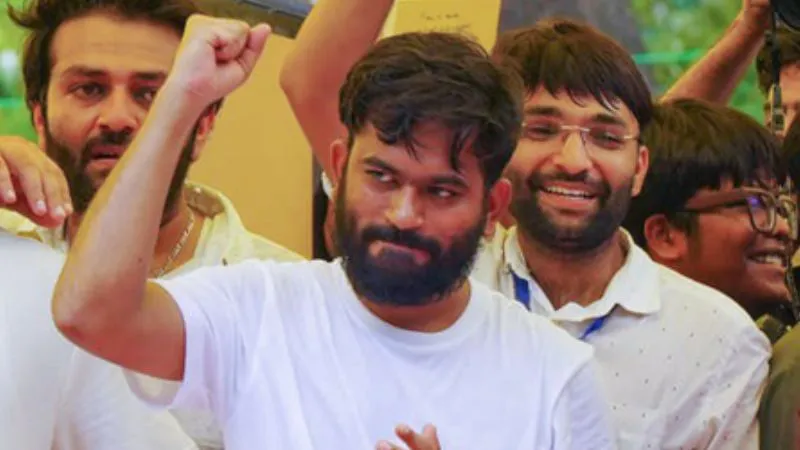 अभिजीत दिपके ने खोले दिल के राज, विधायक-सांसद नहीं... इस पद पर है नजर