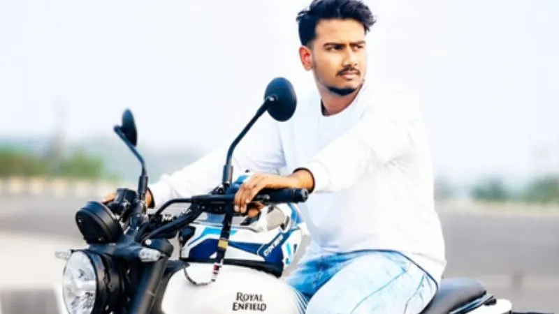 सड़क हादसे में कंटेंट क्रिएटर ‘सुमन राइडर’ की मौत, तेज़ रफ़्तार बनी जानलेवा