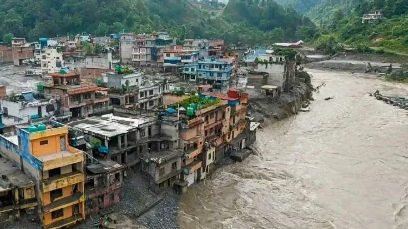 नेपाल में फिर कुदरत का कहर! झील फटते ही बिहार अलर्ट, वाल्मीकिनगर से कोसी तक बढ़ी चौकसी