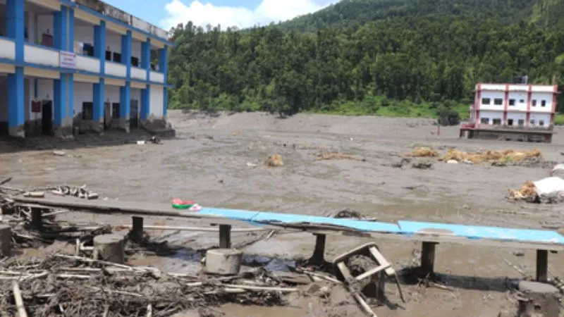 Nepal Floods: नेपाल बाढ़ आपदा में 100 से ज्यादा भारतीय लापता, MEA ने जारी किए हेल्पलाइन नंबर