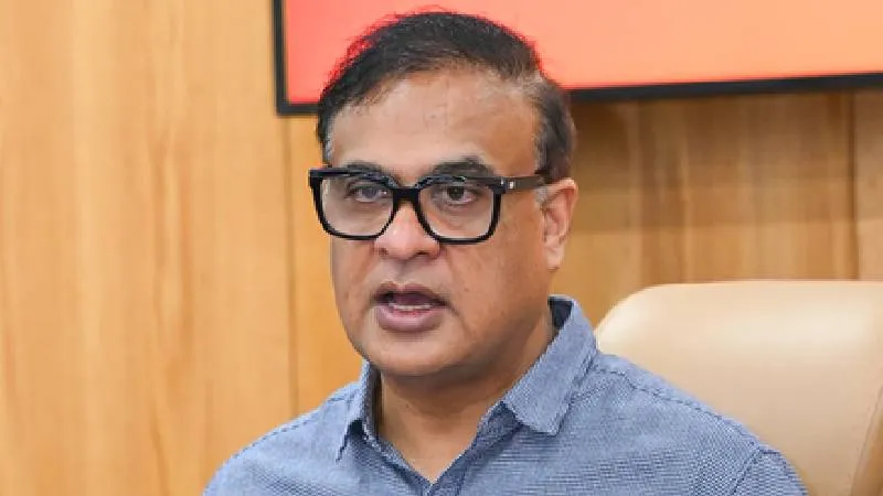 सरकारी कर्मचारियों पर हिमंता सरकार की सख्ती, दूसरी शादी की तो पहली पत्नी को मिलेगा वेतन