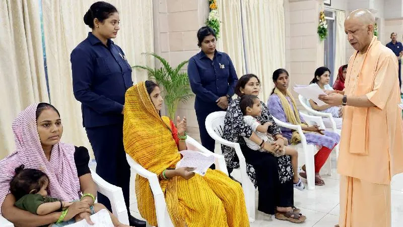 थैलेसीमिया पीड़ित बच्चे पर CM योगी ने फेरा हाथ, तुरंत इलाज के लिए आर्थिक सहायता उपलब्ध कराने के दिए निर्देश