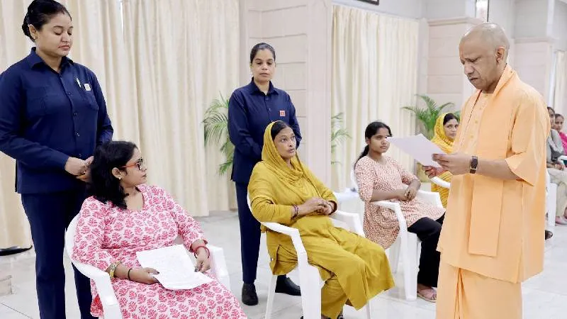 ‘गोसेवा कीजिए, दूर होंगी बाधाएं’, पूनम की मांग पर CM योगी ने गोपालन के लिए गाय और आर्थिक मदद के दिए निर्देश