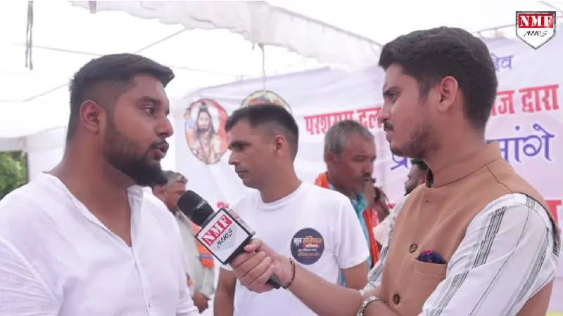 बात अंबेडकर और भगवान परशुराम के फोटो की आई भड़के इस लड़के ने दिया करारा जवाब, दीपके चौंक जायेंगे!
