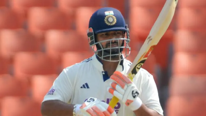 IND vs SL: ऋषभ पंत ने रचा इतिहास, धोनी का बड़ा रिकॉर्ड तोड़कर बने नंबर-1 विकेटकीपर बल्लेबाज