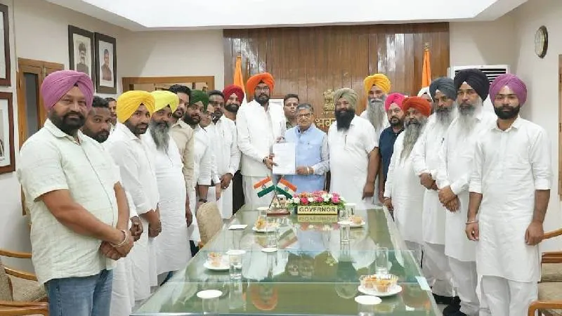 आप विधायक  कुलदीप सिंह धालीवाल ने राज्यपाल से की मुलाकात, अजनाला को बाढ़ से बचाने के लिए उज नदी पर डैम बनाने की मांग की
