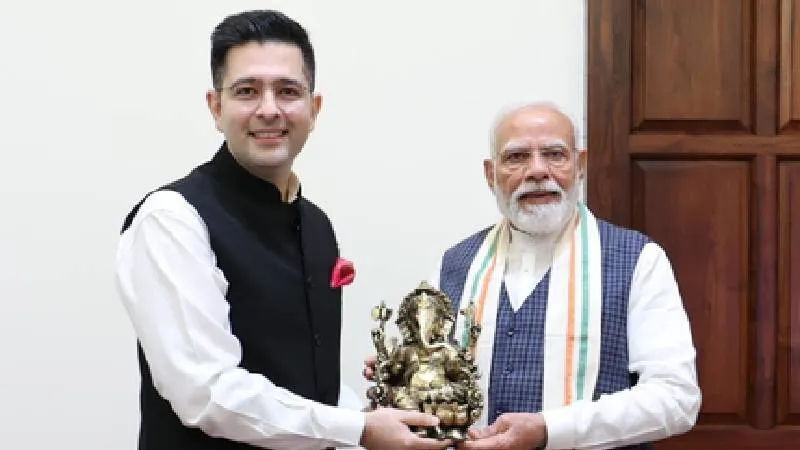 PM मोदी से मिले राघव चड्ढा, भेंट की गणेश जी की मूर्ति, बोले- ये सुबह हमेशा याद रहेगी!