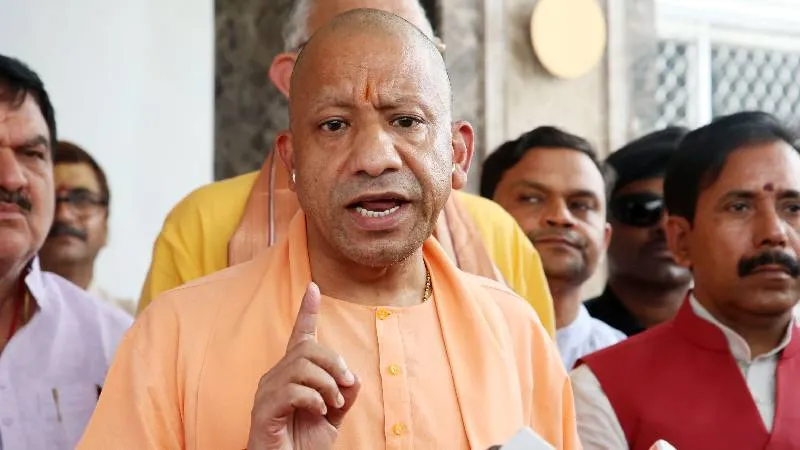 सदन को प्रभावित कर 25 करोड़ जनता के हितों के साथ खिलवाड़ कर रहा विपक्षः CM योगी