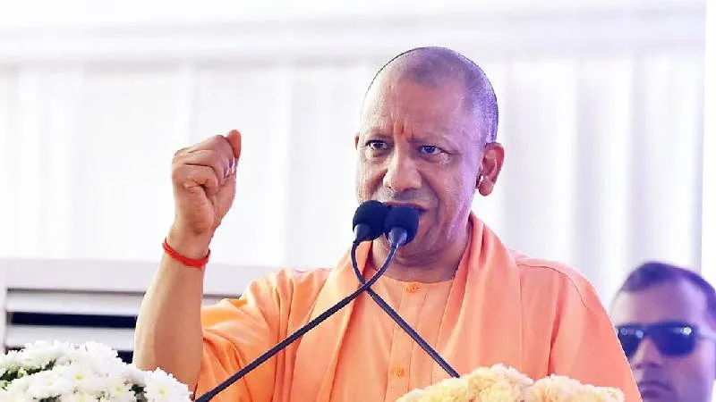 यूपी में मौसम को लेकर योगी सरकार अलर्ट, जिलाधिकारियों को विशेष सतर्कता के निर्देश