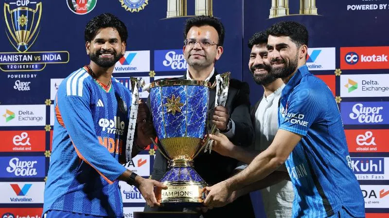 IND vs AFG: सीरीज जीतकर श्रेयस अय्यर ने जीता दिल, ट्रॉफी के साथ अफगान कप्तान को भी बुलाया