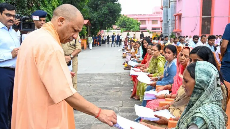 योगी सरकार की संवेदनशील पहल: दिव्यांग दंपत्तियों को मिलेगा आर्थिक संबल, विवाह प्रोत्साहन योजना से बनेंगे आत्मनिर्भर