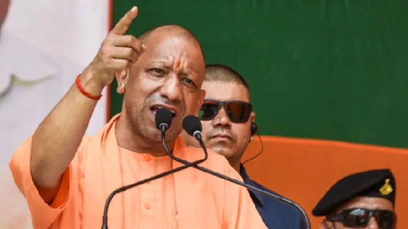 CM योगी का माफिया को सख्त संदेश, बोले- बेटियों की सुरक्षा से खिलवाड़ करने वालों को जेल या जहन्नुम