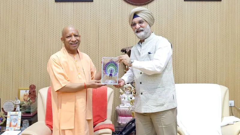 दिल्ली के उपराज्यपाल तरनजीत सिंह संधू का लखनऊ दौरा, सिख गुरुद्वारा कमेटी से की मुलाकात, CM योगी के कार्यों को सराहा