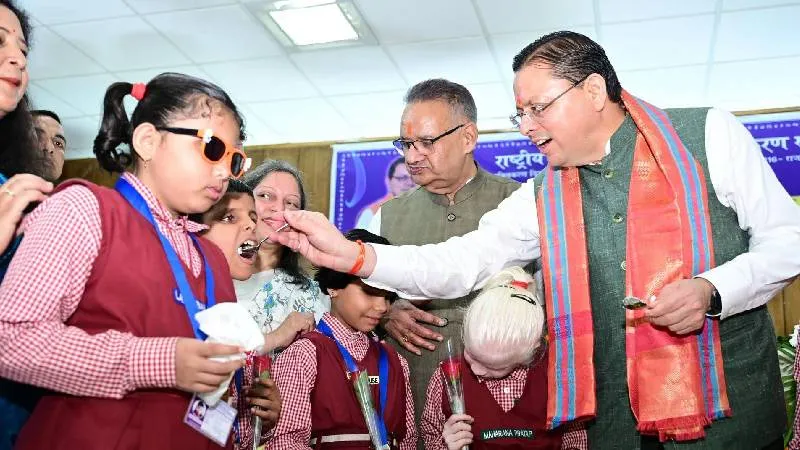 CM धामी ने दृष्टिबाधित बच्चों के साथ मनाया जन्मदिन, बोले- हर क्षेत्र में आगे बढ़ रहे दिव्यांग