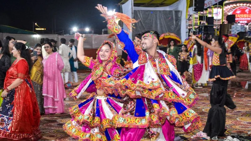 ‘तिलक लगाना और पूजा…’, गरबा-डांडिया में मुस्लिमों की एंट्री पर गर्माई सियासत, BJP विधायक ने रख दी बड़ी शर्त