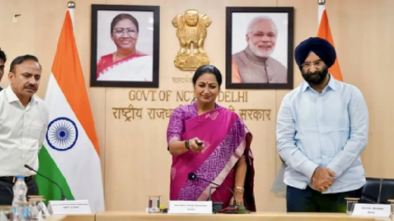 दिल्ली में कारोबार शुरू करना होगा आसान, CM रेखा गुप्ता ने लॉन्च किया ‘दिल्ली उद्योग मित्र’ पोर्टल