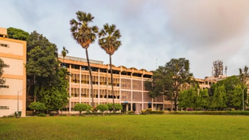 छात्र सुसाइड मामला: IIT बॉम्बे ने मांगी माफी, प्रोफेसर पर एक्शन, छात्रों के विरोध के बाद किया सस्पेंड