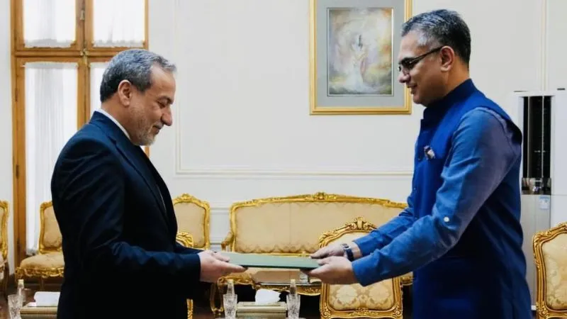 पेजेशकियन के दिल्ली दौरे से पहले भारत का बड़ा दांव, BRICS समिट के बीच ईरान में राजदूत विश्वेश नेगी ने संभाला कार्यभार