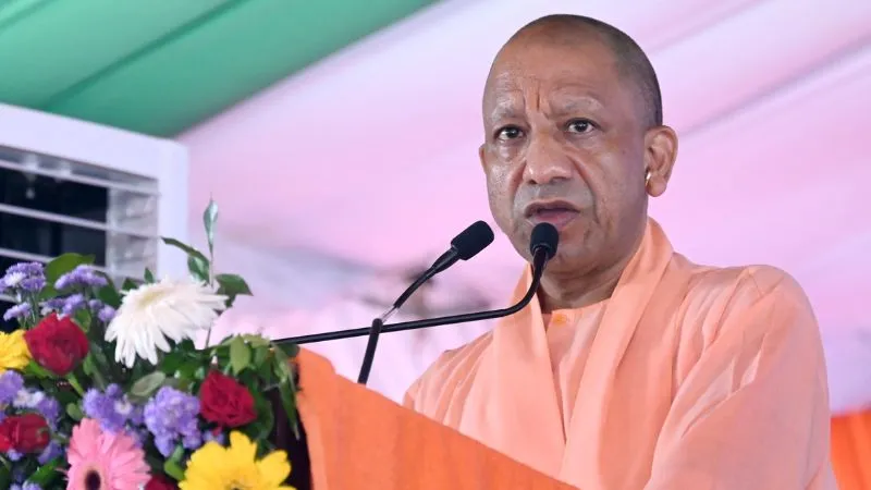 महंत दिग्विजयनाथ जी महाराज की पुण्यतिथि समारोह में बोले CM योगी, कहा- स्थायी शांति के लिए भारत की ओर देखती है विश्व मानवता