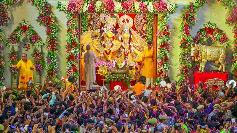 जन्माष्टमी की पूजा में इन बातों का रखें खास ध्यान, तुलसी से लेकर कपड़ों तक सबकुछ है जरूरी; जानें व्रत के नियम