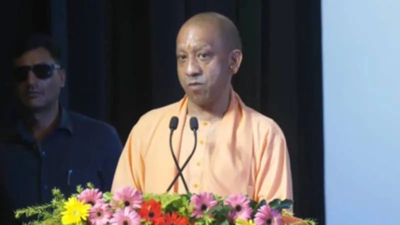 CM योगी का विपक्ष पर हमला, बोले-2017 से पहले बच्चों के पोषाहार की व्यवस्था माफिया के हाथों में थी