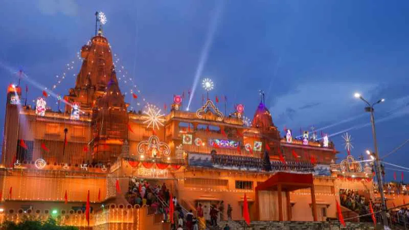 जन्माष्टमी की पूजा में इन बातों का रखें खास ध्यान, तुलसी से लेकर कपड़ों तक सबकुछ जरूरी; जानें व्रत के नियम