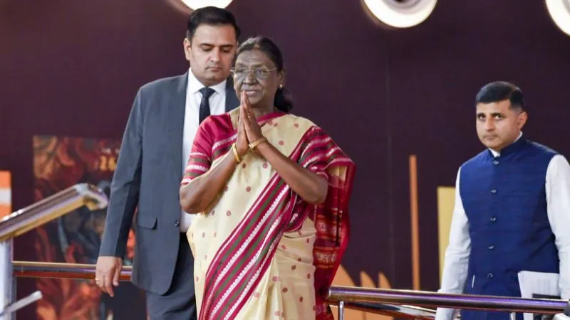 'स्टार वही है जो रोशनी फैलाए...', नेशनल अवॉर्ड मंच से राष्ट्रपति मुर्मु ने फिल्मी सितारों को दी बड़ी नसीहत