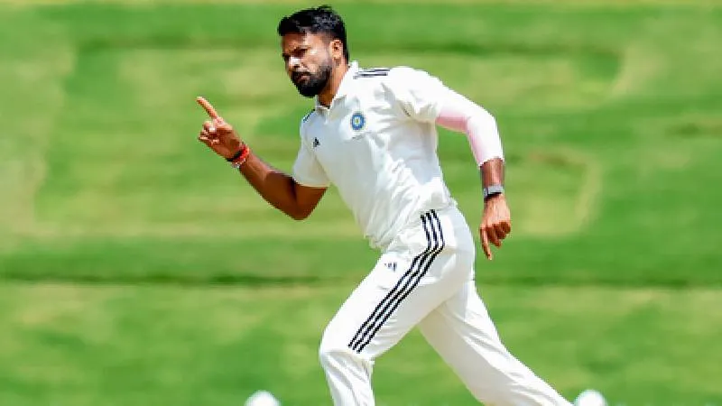 IPL के बाद अब काउंटी क्रिकेट में दिखेगा मुकेश कुमार का जलवा, नॉटिंघमशायर ने किया साइन