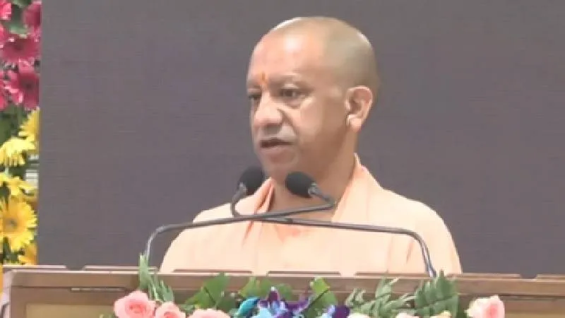 CM योगी ने शुरू की ‘भारत टैक्सी’ और कृषक समृद्धि योजना, 5 लाख किसानों को मिलेगा सस्ता कर्ज