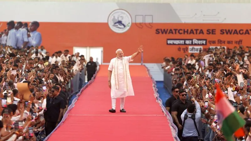 PM मोदी की मुंबई रैली से पहले बड़ी लापरवाही, इवेंट वाली जगह से पकड़े गए दो संदिग्ध, हथियार और फर्जी आईडी बरामद