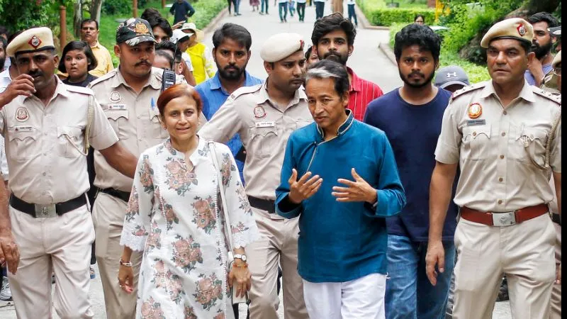 ‘वंदे मातरम पर आपत्ति बचकानी सोच…’, राष्ट्रगीत का धार्मिककरण करने पर सोनम वांगचुक की पत्नी का प्रहार