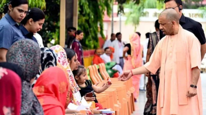 योगी सरकार की बड़ी पहल: बिछड़े बच्चों की वापसी के बाद भी रखा जाएगा पूरा ध्यान, काउंसलिंग प्रोग्राम करेगा मदद