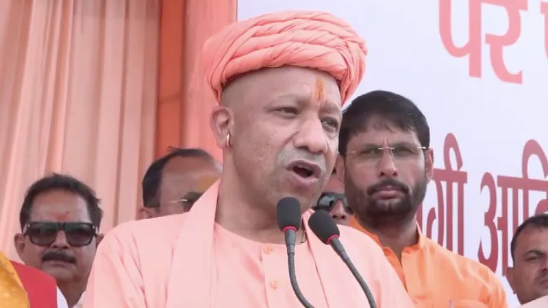 श्रीकृष्ण जन्मभूमि से दहाड़े CM योगी ने हिंदुओं से कहा- बाबर-औरंगजेब प्रेमी आपकी आस्था का सम्मान कभी नहीं कर सकते