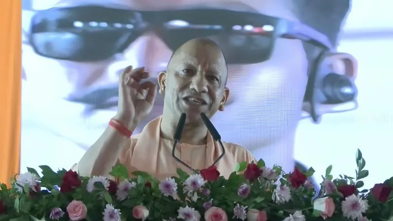 'हम नौकरी बांटते जाएंगे, आप गिनते-गिनते थक जाएंगे...', CM योगी ने सपा पर फिर कसा तंज; सुरक्षा पर भी दिया कह दी बड़ी बात