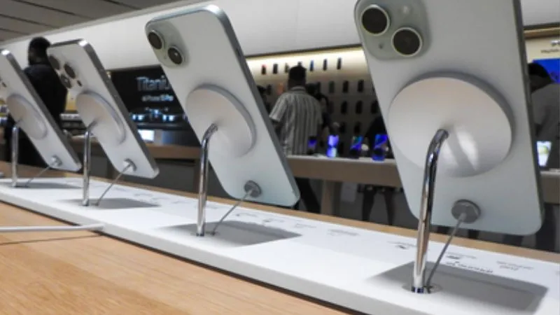 Apple ने बढ़ाई iPhone की कीमतें, अब जेब पर पड़ेगा ज्यादा बोझ; 40% तक हुआ इजाफा